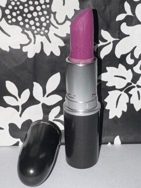 Mac Riri Boy lipstick-LE